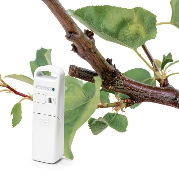 AcuRite 02043 Digital Thermometer with Indoor/Outdoor Temperature,Black-3